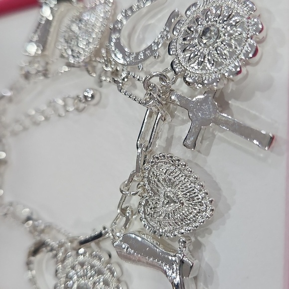 🔹️ Persimmon🔹 Silver Tone Charm 7"  Rodeo Cowgirl Horshshoe Bracelet NWT  ✨️🩶 - Picture 4 of 4
